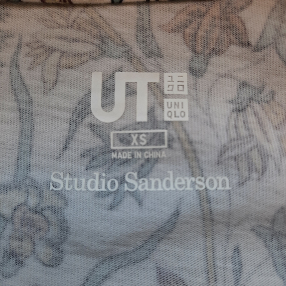 Uniqlo ut floral print white t-shirt size xs - Picture 5 of 7